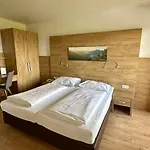 シェーネ アオズィヒト