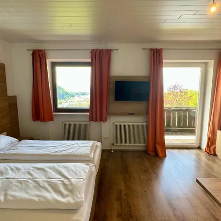 シェーネ アオズィヒト ザルツブルク