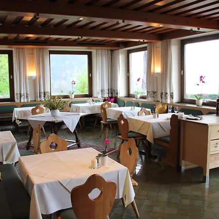 Hotel Schoene Aussicht 3*
