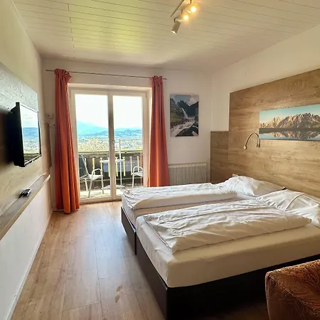 Hotel Schoene Aussicht 3*
