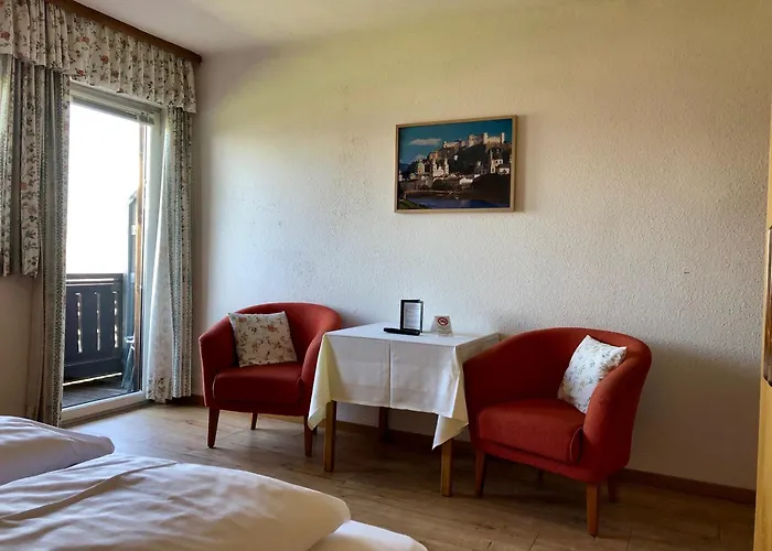 Hotel Schoene Aussicht 3*