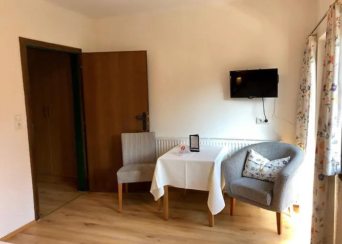 Hotel Schoene Aussicht 3*