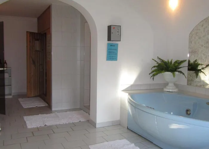 Hotel Schoene Aussicht 3*